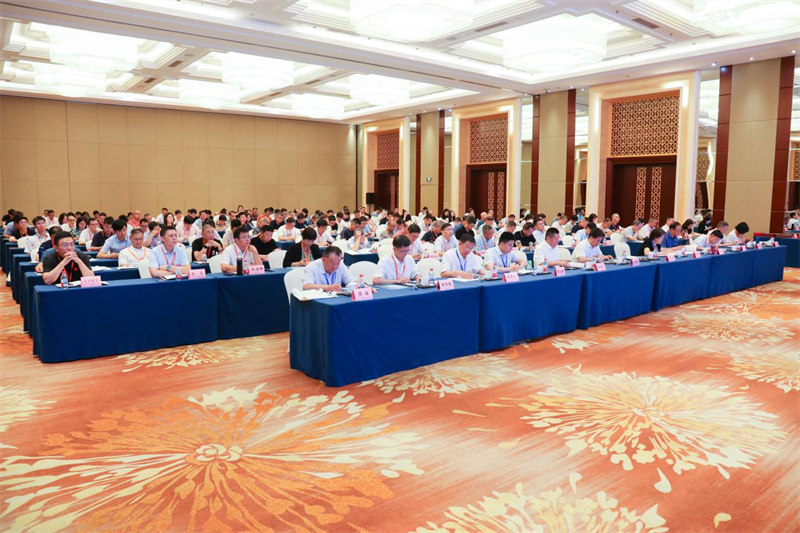 QGM은 2025년 건축자재 기계 표준화 회의에 초대되었습니다.