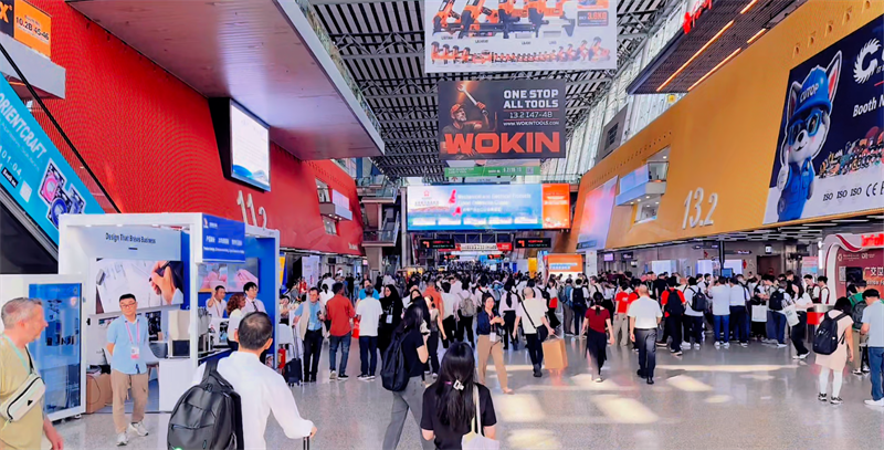 QGM은 제138회 캔톤페어에 성공적으로 참가하여 지능형 제조 역량을 시연했습니다.