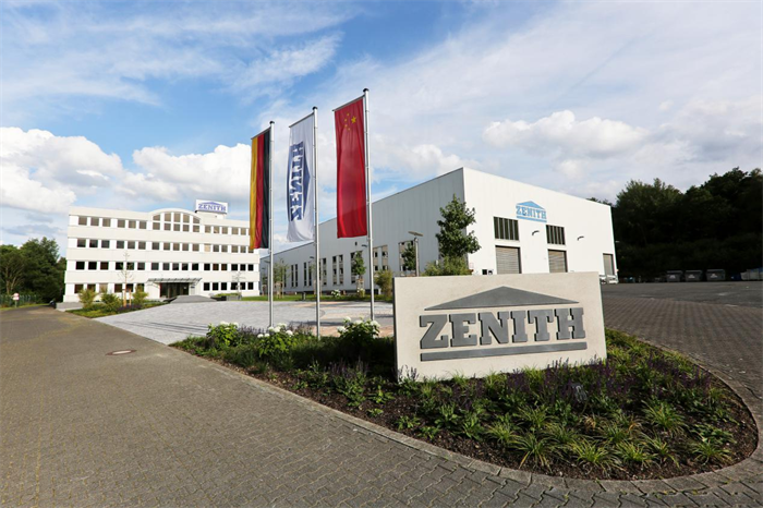 Quangong의 독일 자회사 Zenite는 장인정신과 충성심에 경의를 표하며 오랫동안 근속한 직원을 표창했습니다.