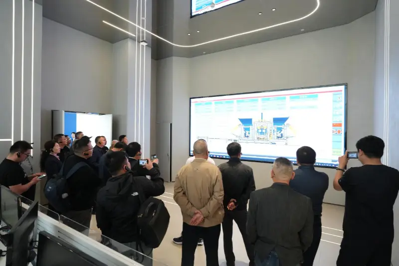 중국건축블록협회 제8차 제2차 상임이사회가 취안저우에서 거행됐다. Quangong Machinery Co., Ltd.는 산업 교류 및 발전에 기여합니다.